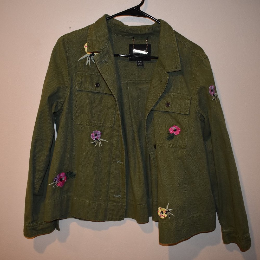 Green Jacket with embroidered flowers